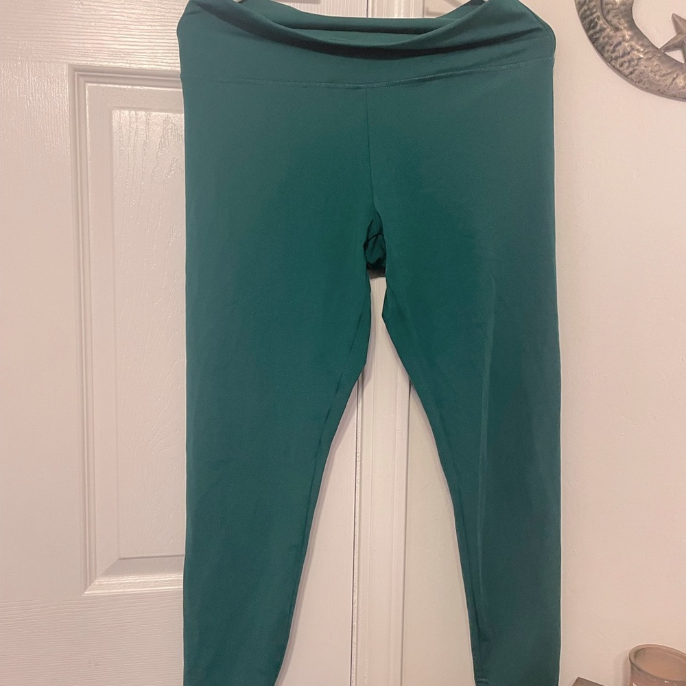 Green yoga pants